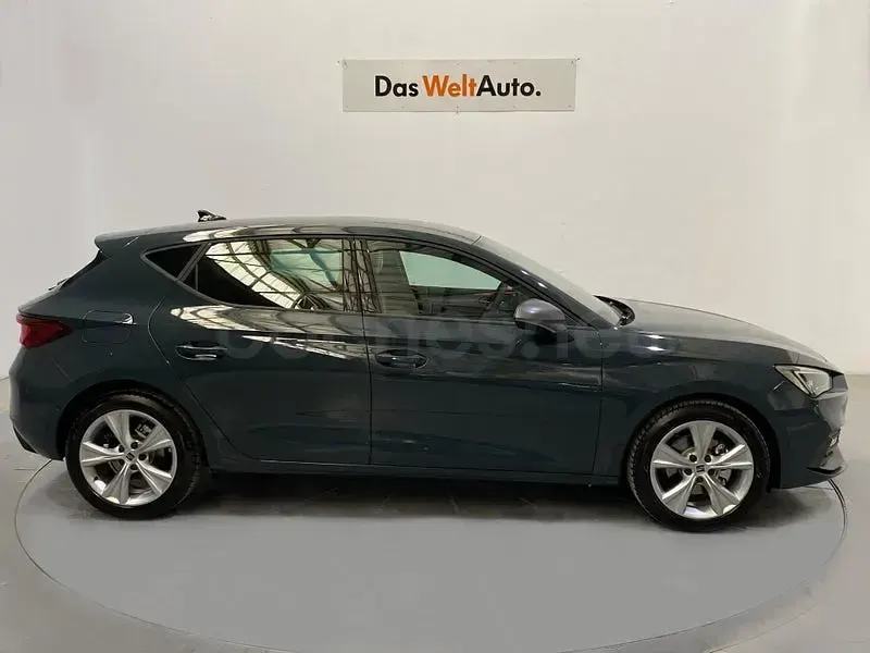 Nuevo Seat Leon FR 150 CV (110 kW) 2026 Gris / plata Berlina