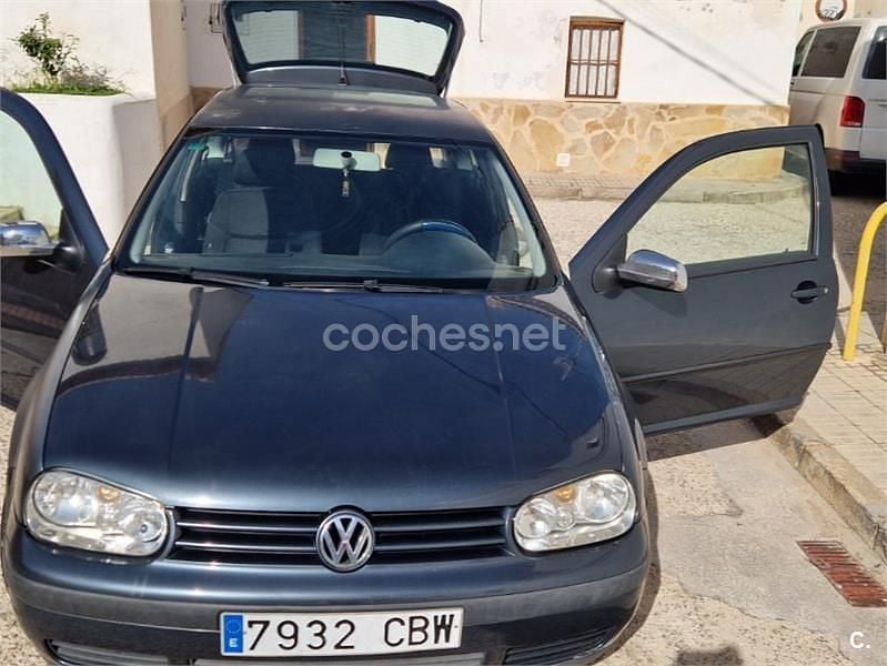 Gris / plata Usado 2002 VW Golf Conceptline Berlina | 1200 € (Super precio) - Imagen 1/4