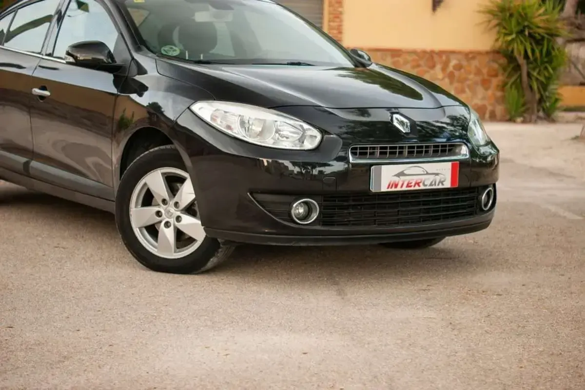Usado Renault Fluence Dynamique 105 CV (77 kW) 2010 Gris Berlina