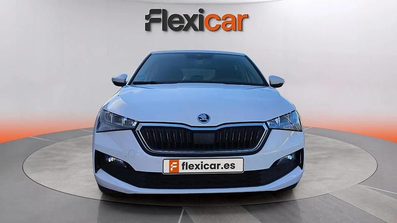 Usado Skoda Scala 110 CV (80 kW) 2022 Blanco Utilitario