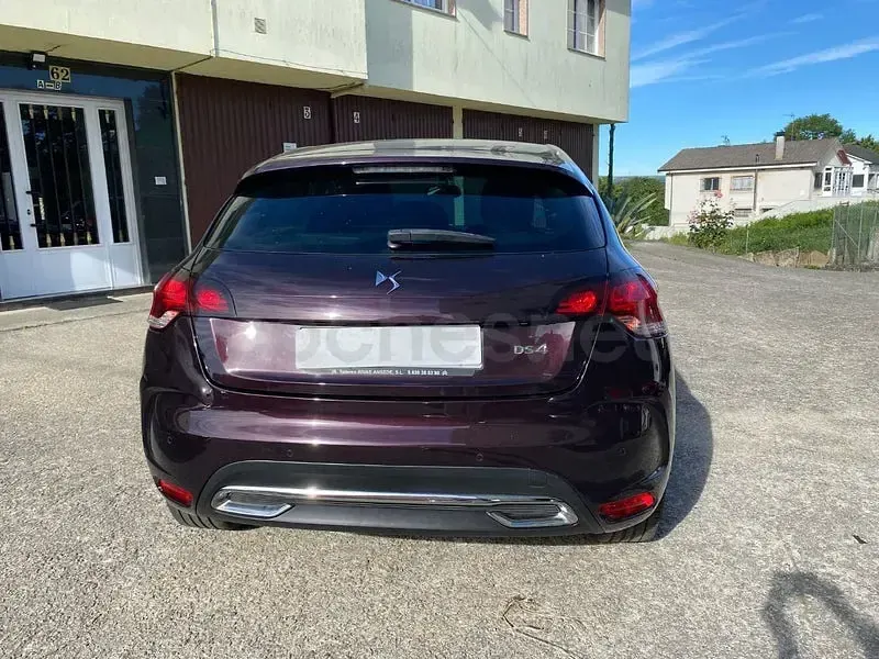 Usado DS Automobiles DS4 120 CV (88 kW) 2015 Violeta / lila Berlina