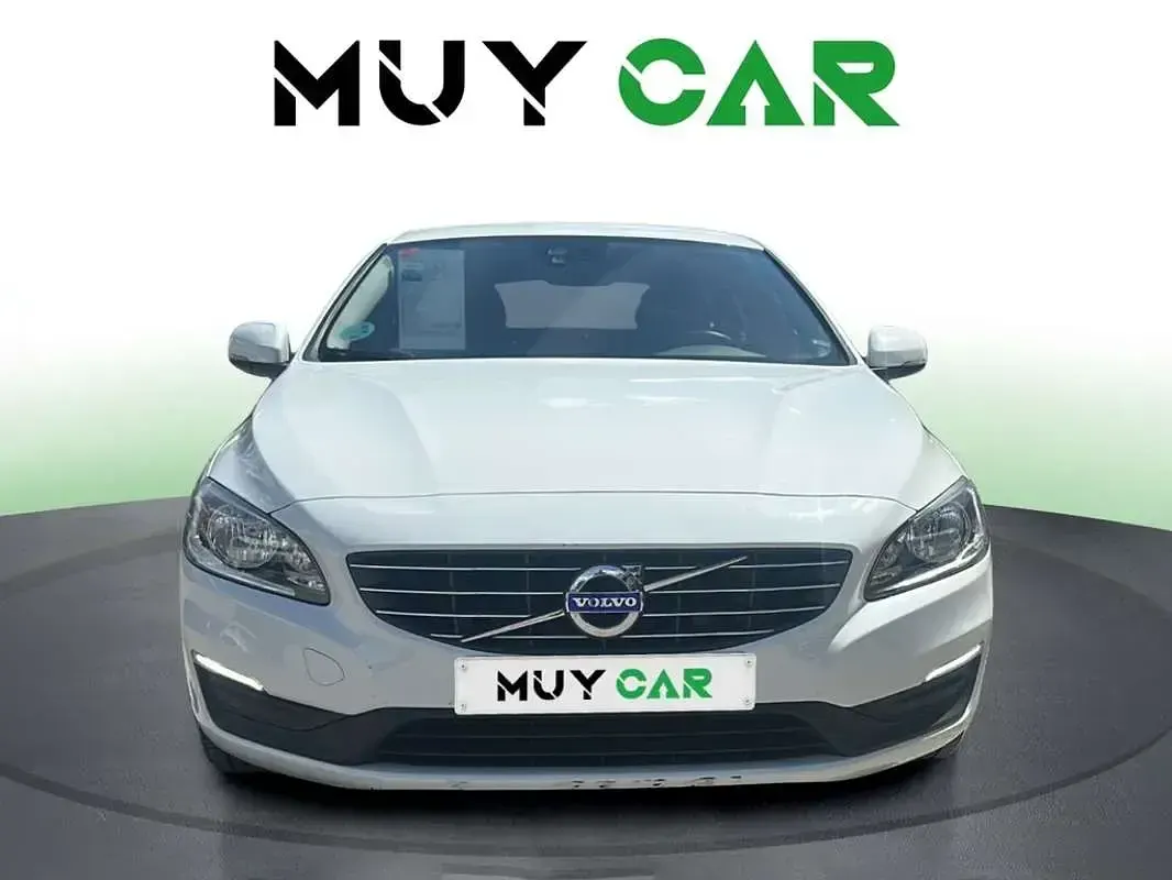 Usado Volvo V60 Momentum 150 CV (110 kW) 2017 Blanco Familiar