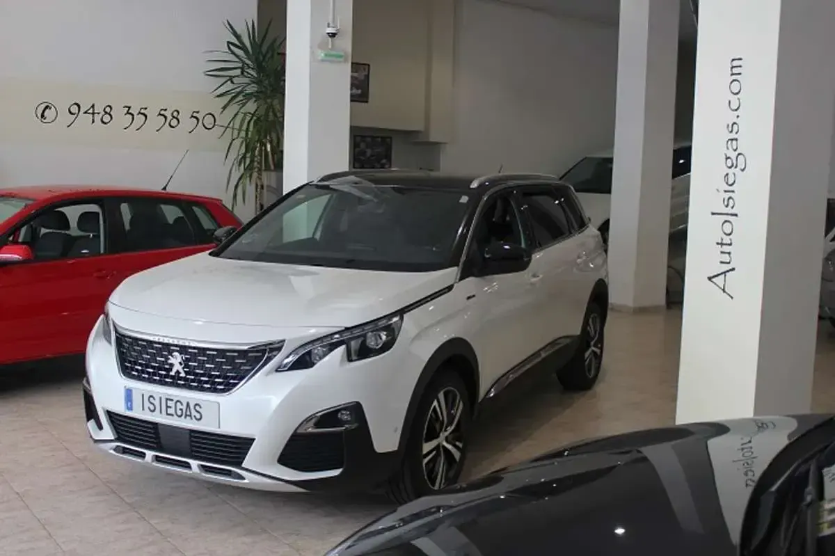 Usado Peugeot 5008 GT-line 120 CV (88 kW) 2017 Blanco Monovolumen