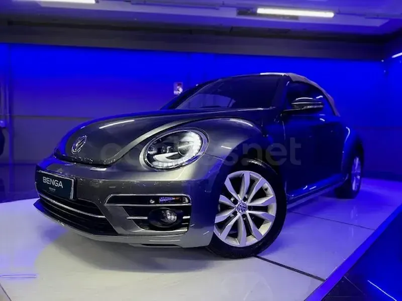 Usado VW Beetle Design 110 CV (80 kW) 2018 Gris / plata Utilitario