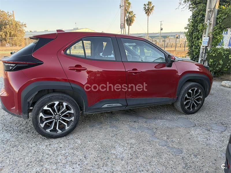 Usado Toyota Yaris Cross Style 116 CV (85 kW) 2022 Rojo SUV