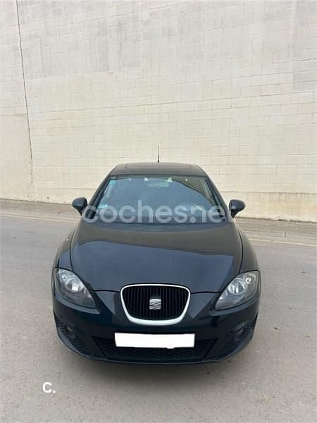 Usado Seat Leon Sport 125 CV (91 kW) 2012 Negro Berlina