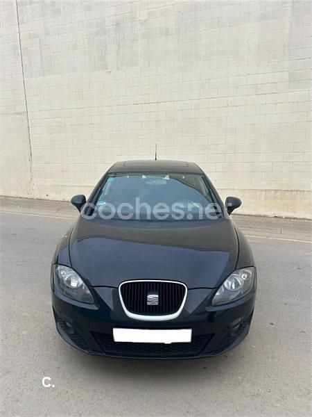 Usado Seat Leon Sport 125 CV (91 kW) 2012 Negro Berlina