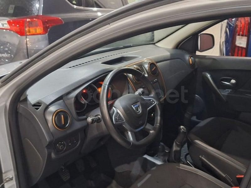 Usado Dacia Sandero Stepway 90 CV (66 kW) 2018 Gris / plata Berlina