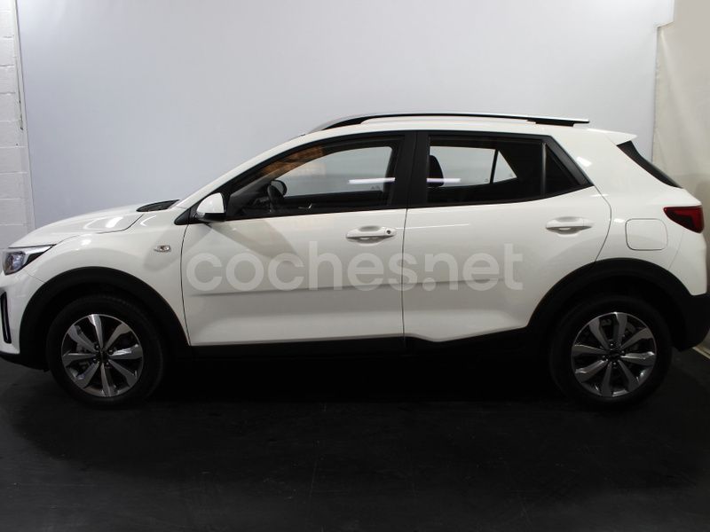Blanco Usado 2024 Kia Stonic SUV | 16.490 € (Precio justo) - Imagen 1/1