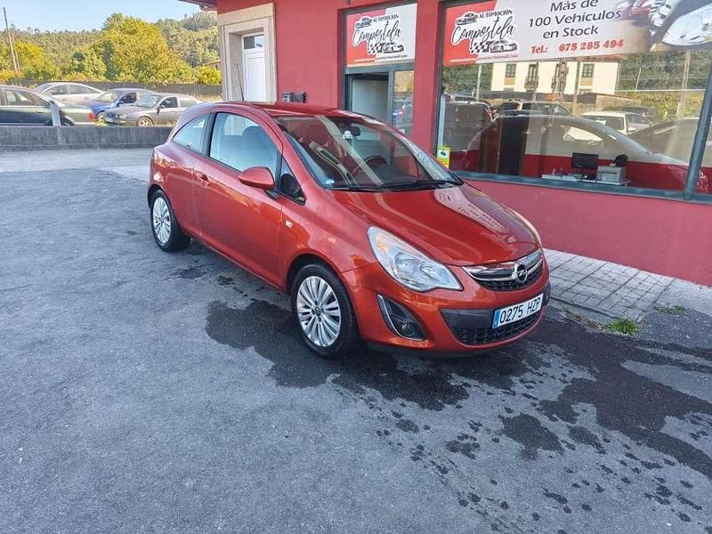 Naranja Usado 2014 Opel Corsa Selective Utilitario | 4800 € (Precio justo) - Imagen 1/4
