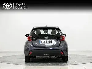 Usado Toyota Yaris Active 116 CV (85 kW) 2025 Gris Utilitario