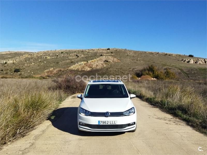 Blanco Usado 2020 VW Touran Advance Monovolumen | 19.000 € (Buen precio) - Imagen 1/4