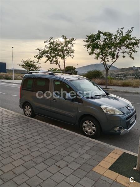 Gris / plata Usado 2015 Peugeot Partner Tepee Active Monovolumen | 7499 € (Super precio) - Imagen 1/4