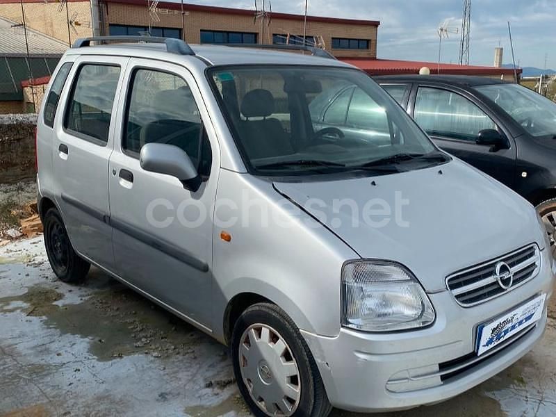 Usado Opel Agila Enjoy 75 CV (55 kW) 2003 Gris / plata Utilitario