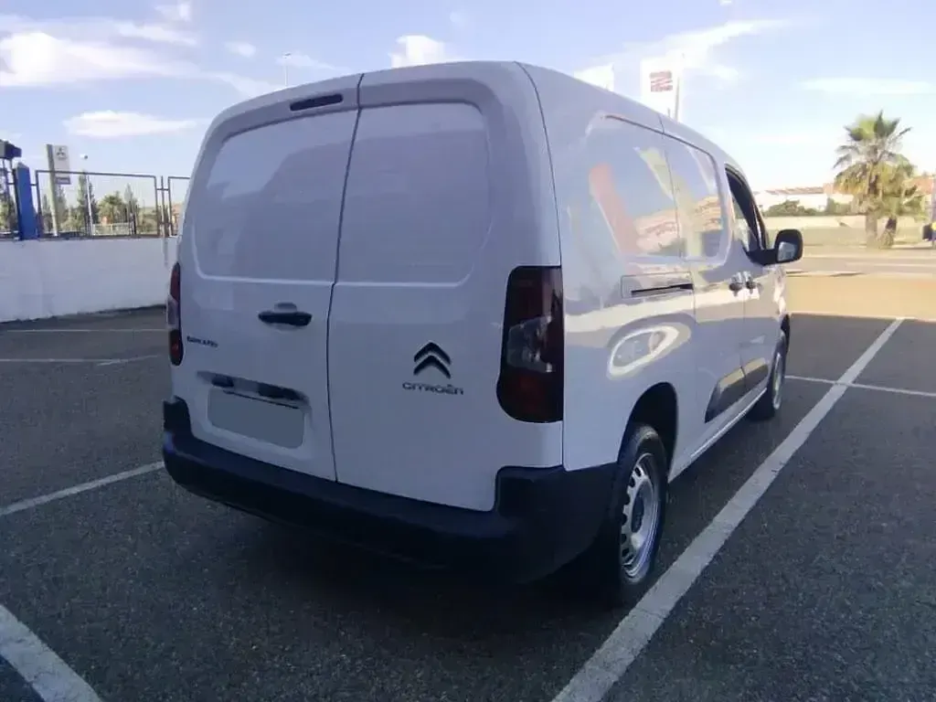 Usado Citroën Berlingo Live 128 CV (94 kW) 2019 Ewp  pintura blanco banquise Monovolumen
