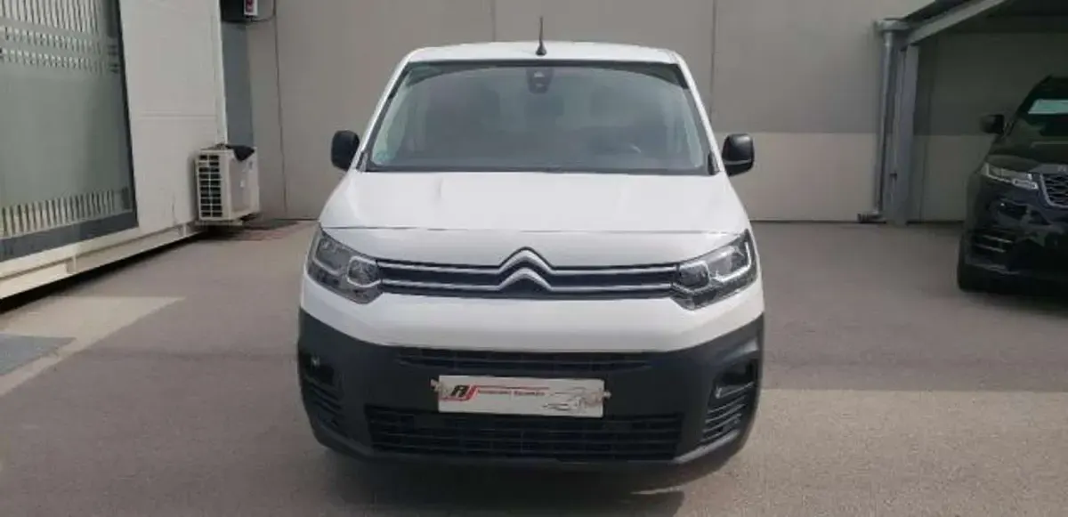 Usado Citroën Berlingo 102 CV (75 kW) 2021 Blanco Monovolumen