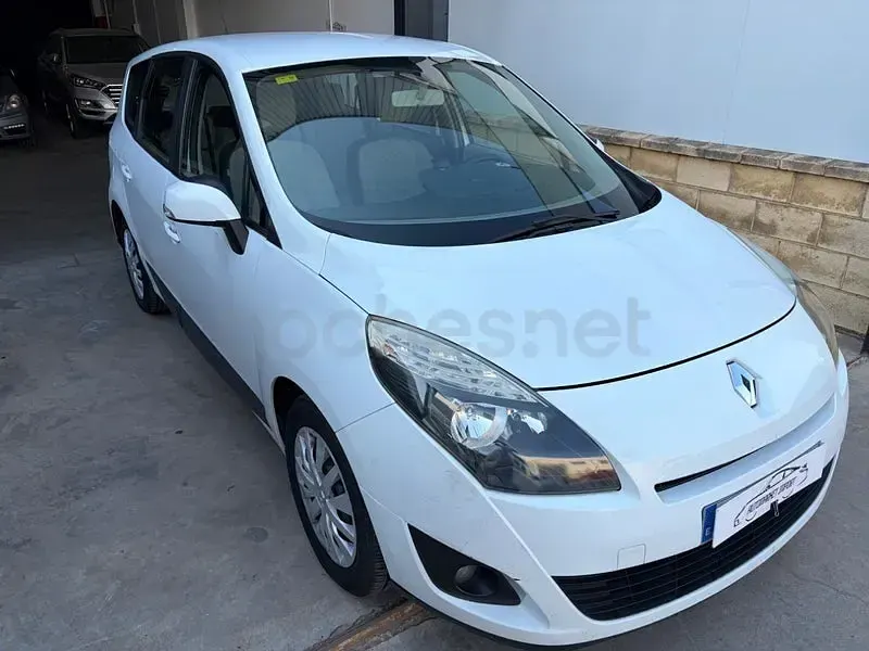Usado Renault Grand Scénic III Business 110 CV (80 kW) 2012 Blanco Monovolumen
