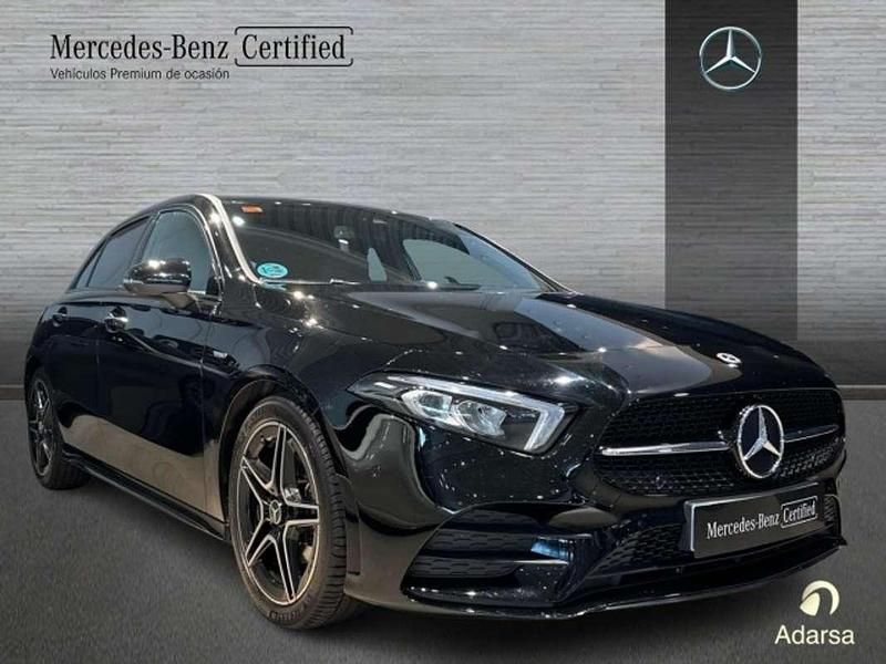 Usado Mercedes A180 116 CV (85 kW) 2021 Negro Utilitario