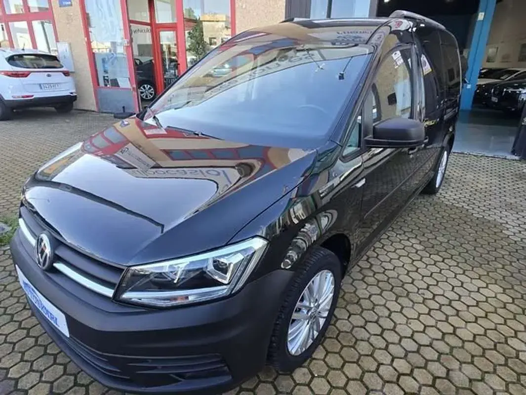Usado VW Caddy 150 CV (110 kW) 2019 Negro Monovolumen