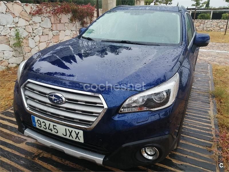 Usado Subaru Outback 175 CV (128 kW) 2017 Azul Familiar