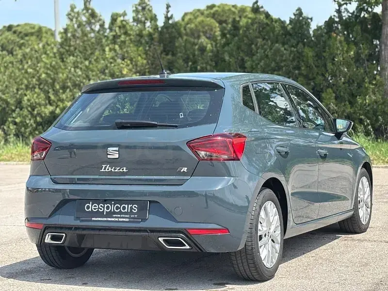 Usado Seat Ibiza FR 115 CV (84 kW) 2025 Gris / plata Utilitario