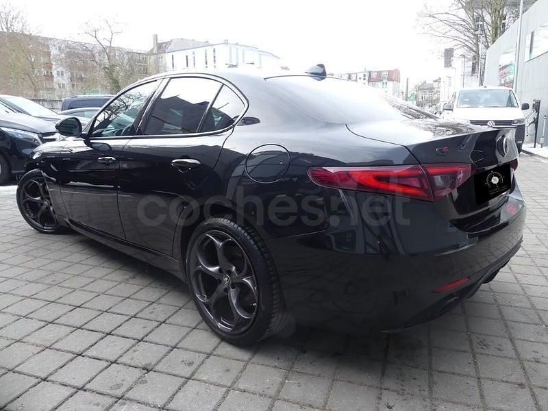 Begagnad Alfa Romeo Giulia Ti 280 HK (205 kW) 2021 Svart Sedan