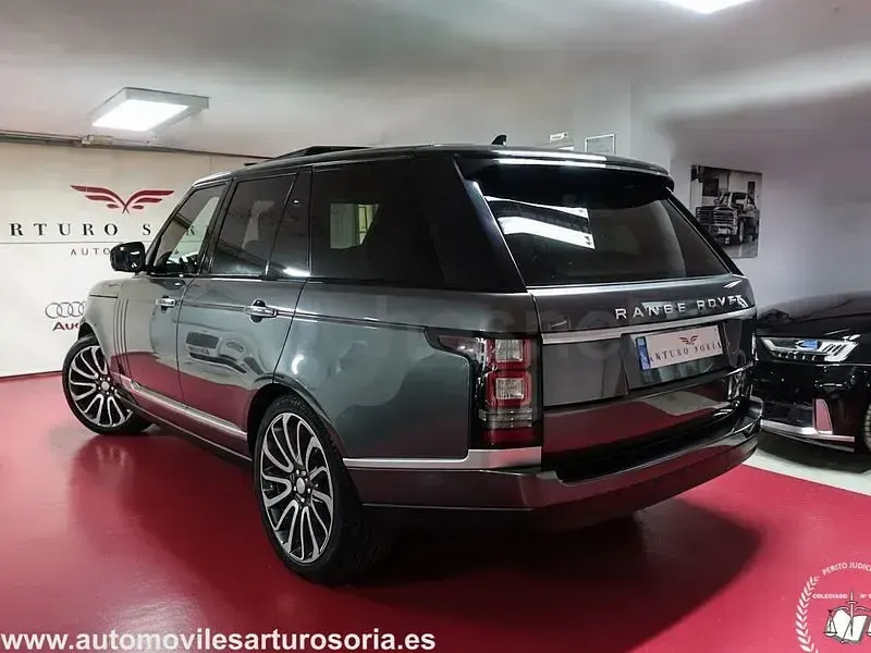 Usado Land Rover Range Rover 354 CV (260 kW) 2017 Gris / plata SUV
