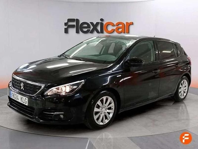 Usado Peugeot 308 Access 110 CV (80 kW) 2018 Negro Utilitario