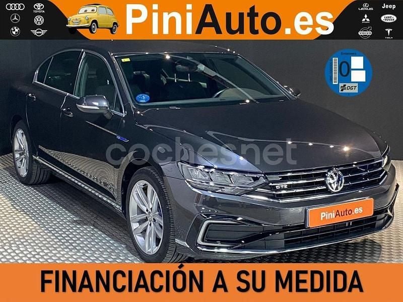 Gris / plata Usado 2019 VW Passat GTE Berlina | 23.490 € (Precio justo) - Imagen 1/4