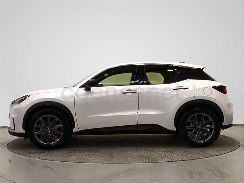 Usado Lexus LBX 136 CV (100 kW) 2025 Blanco SUV