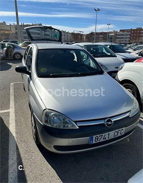 Gris / plata Usado 2003 Opel Corsa Club Berlina | 2400 € (Precio justo) - Imagen 1/3