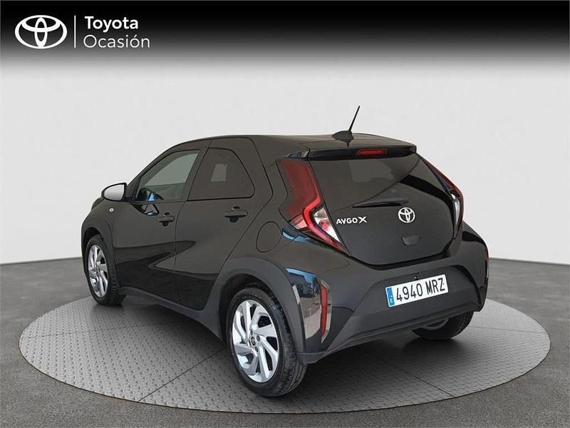 Usado Toyota Aygo X Play 72 CV (52 kW) 2024 Negro SUV
