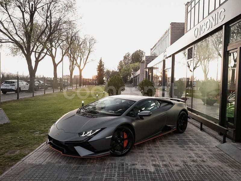 Gris Usado 2024 Lamborghini Huracán Coupe | 359.900 € - Imagen 1/4