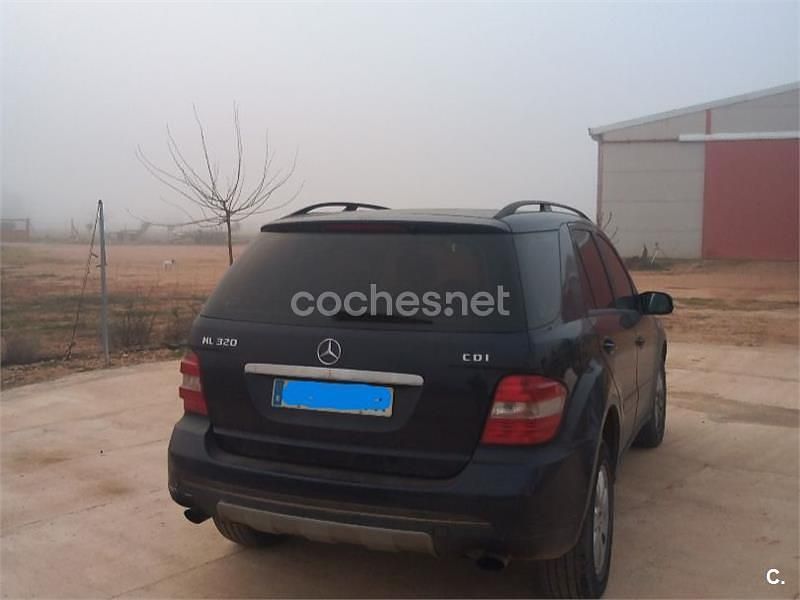 Usado Mercedes ML320 224 CV (164 kW) 2006 Negro SUV