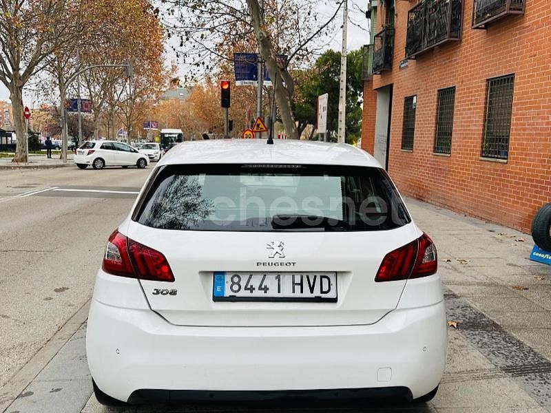 Usado Peugeot 308 Allure 125 CV (91 kW) 2014 Blanco Berlina
