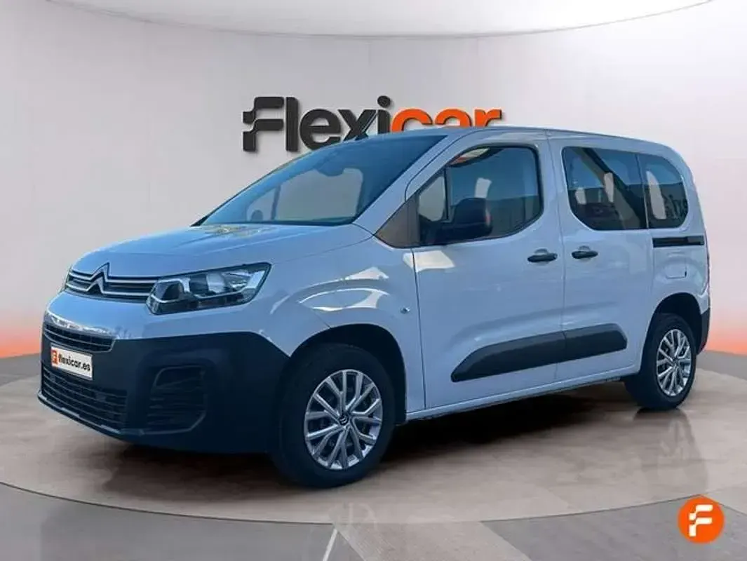 Usado Citroën Berlingo 102 CV (75 kW) 2023 Blanco Monovolumen