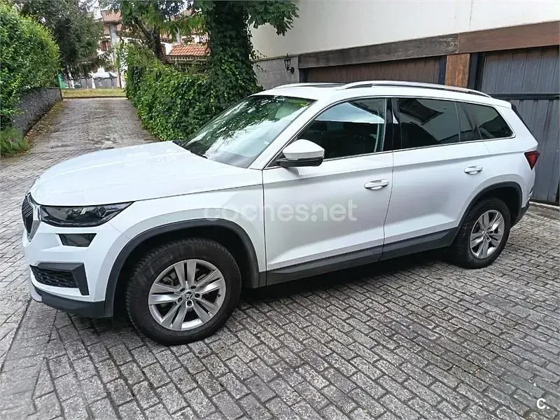 Usado Skoda Kodiaq Ambition 150 CV (110 kW) 2022 Blanco SUV
