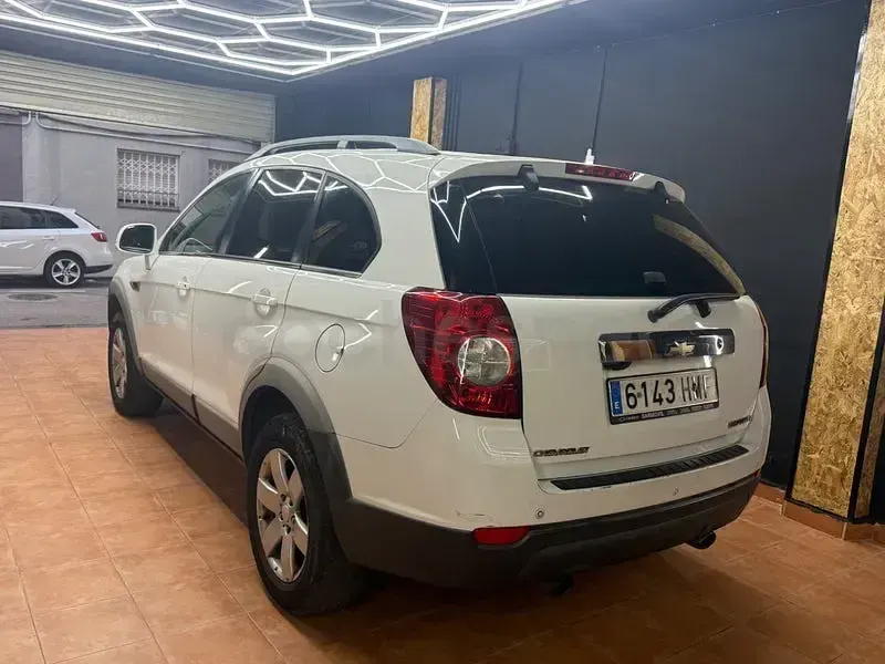 Usado Chevrolet Captiva LT 184 CV (135 kW) 2012 Blanco SUV