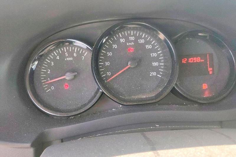 Usado Dacia Dokker 111 CV (81 kW) 2020 Blanco Monovolumen