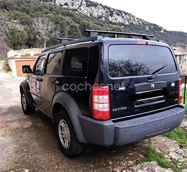 Usado Dodge Nitro 177 CV (130 kW) 2007 Negro SUV
