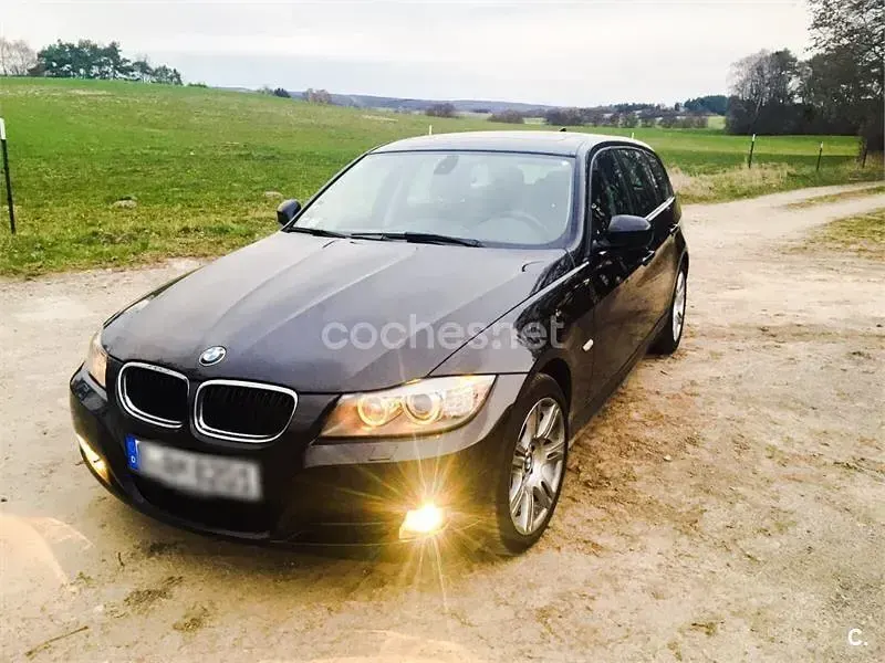Usado BMW 318 Comfort Edition 143 CV (105 kW) 2011 Negro Familiar