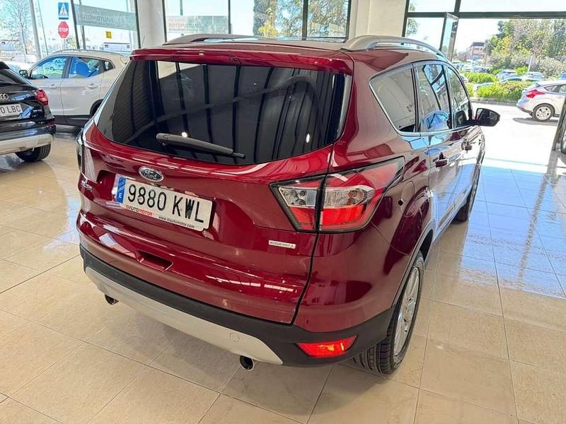 Usado Ford Kuga Trend+ 150 CV (110 kW) 2019 Rojo SUV