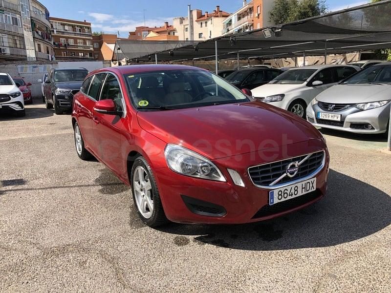 Usado Volvo V60 Summum 163 CV (119 kW) 2011 Granate Familiar