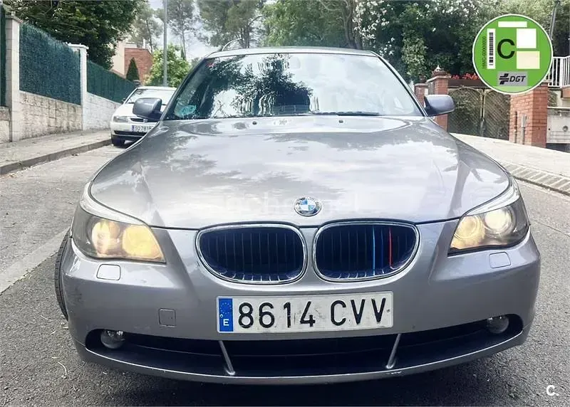Usado BMW 520 170 CV (125 kW) 2004 Gris / plata Berlina