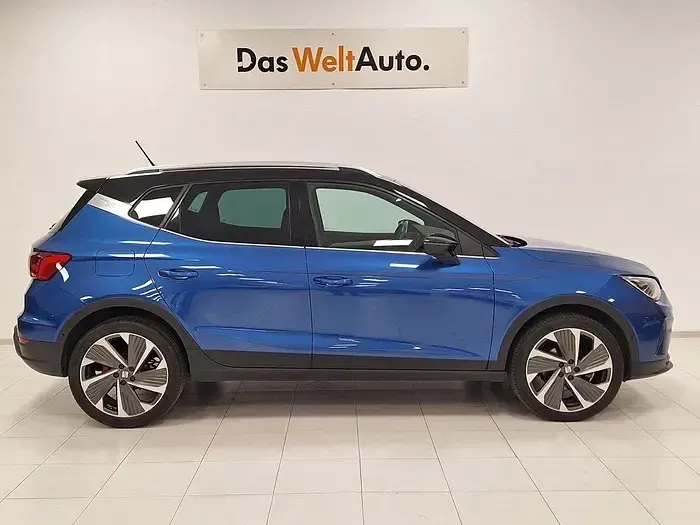 Używany Seat Arona FR 110 KM (80 kW) 2022 Niebieski SUV