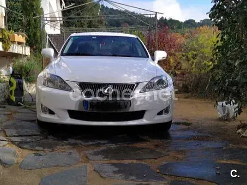 Usado Lexus IS220d President Line 177 CV (130 kW) 2009 Blanco Berlina