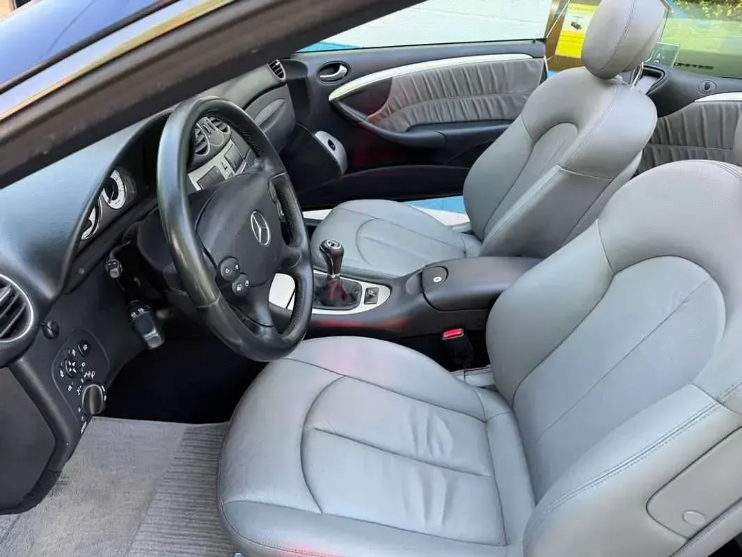 Usado Mercedes CLK200 Avantgarde 224 CV (164 kW) 2009 Azul Coupe