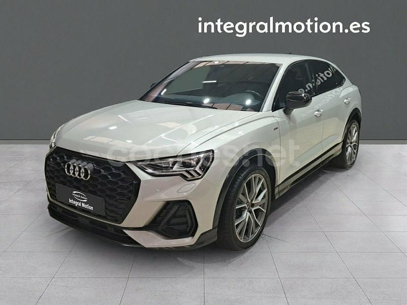 Gris / plata Usado 2021 Audi Q3 Sportback Premium SUV | 37.900 € (Un poco caro) - Imagen 1/4