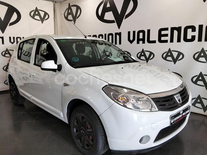 Blanco Usado 2012 Dacia Sandero Ambiance Utilitario | 6499 € (Caro) - Imagen 1/4