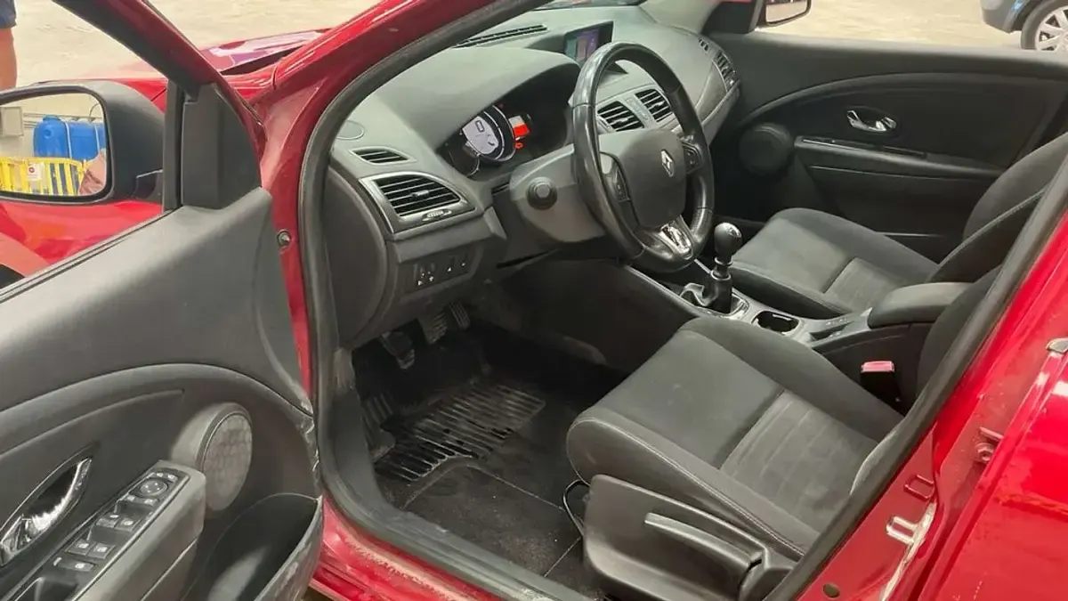 Usado Renault Mégane GT GT 116 CV (85 kW) 2014 Rojo Coupe